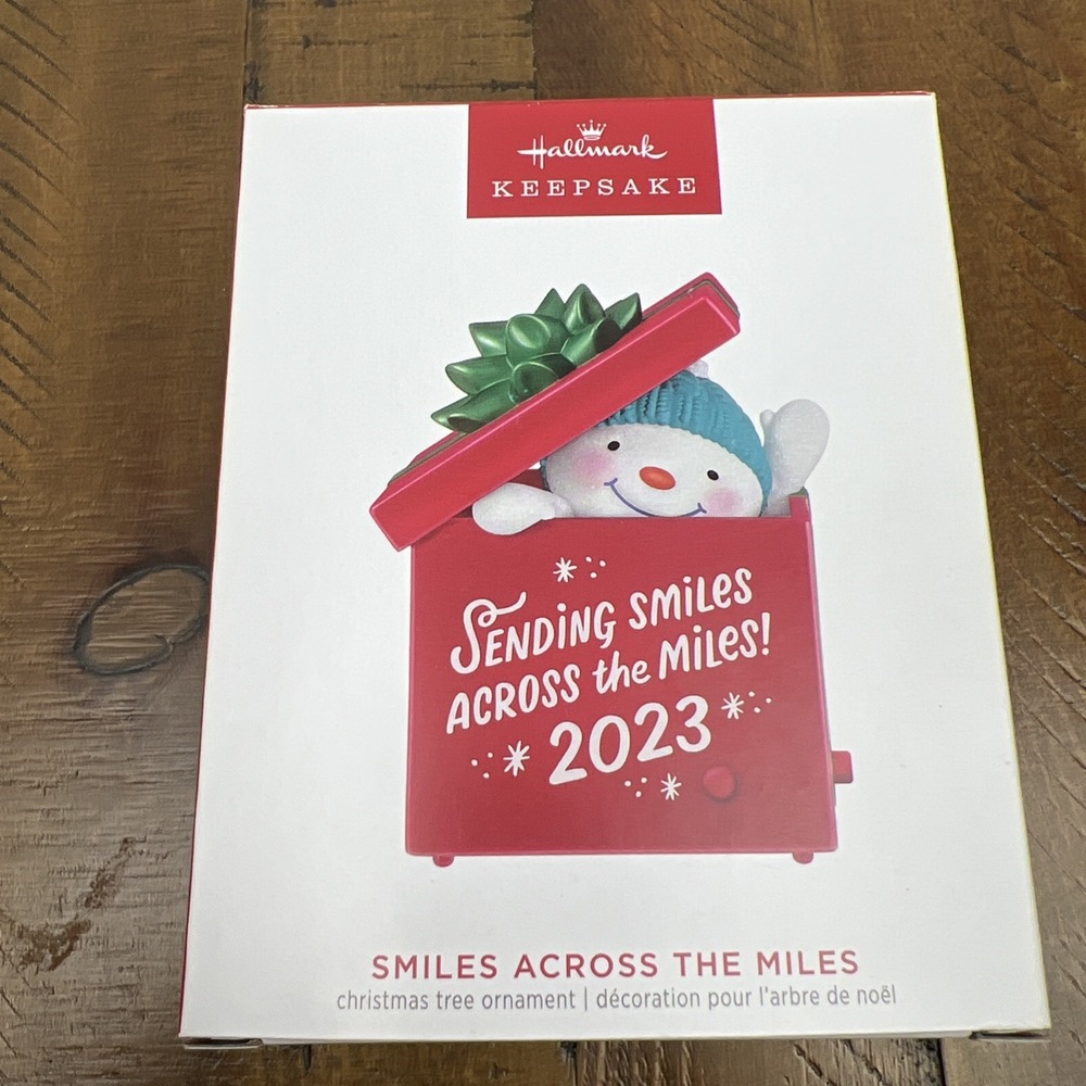 Hallmark Keepsake Smiles Across the Miles 2023 Recordable Ornament